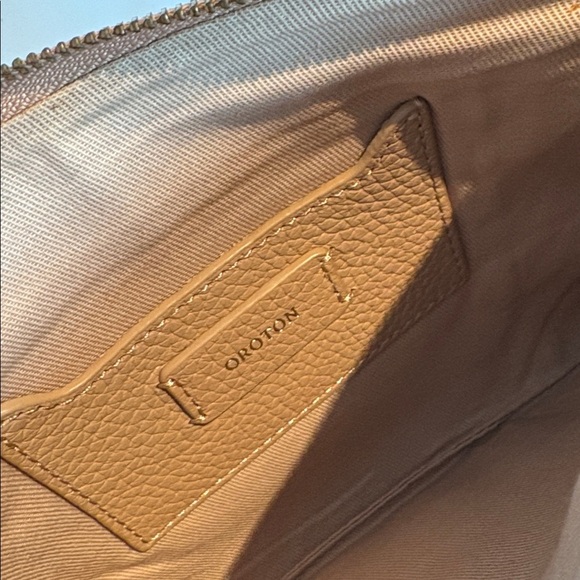 Oroton blush Leather Eve medium pouch Wristlet and Card Holder - Picture 13 of 14